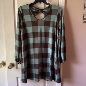 E16 Acting Pro dress